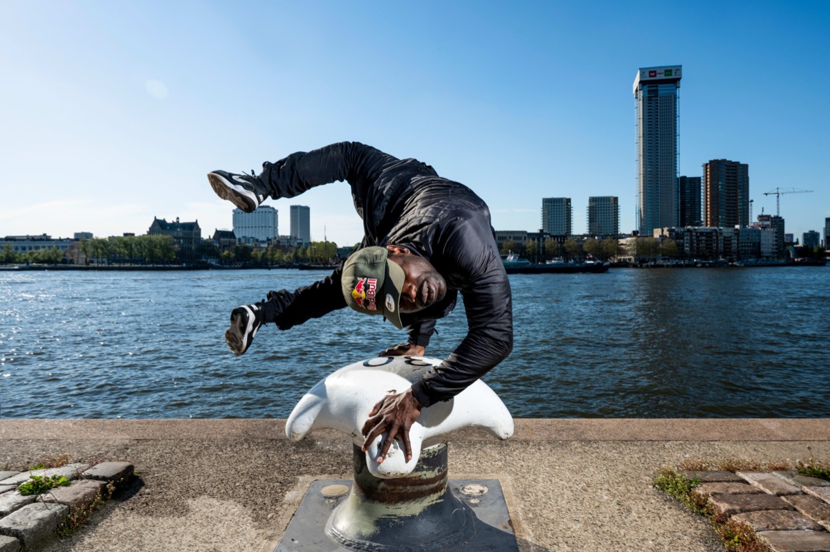 Bboy Junior handstand in Rotterdam